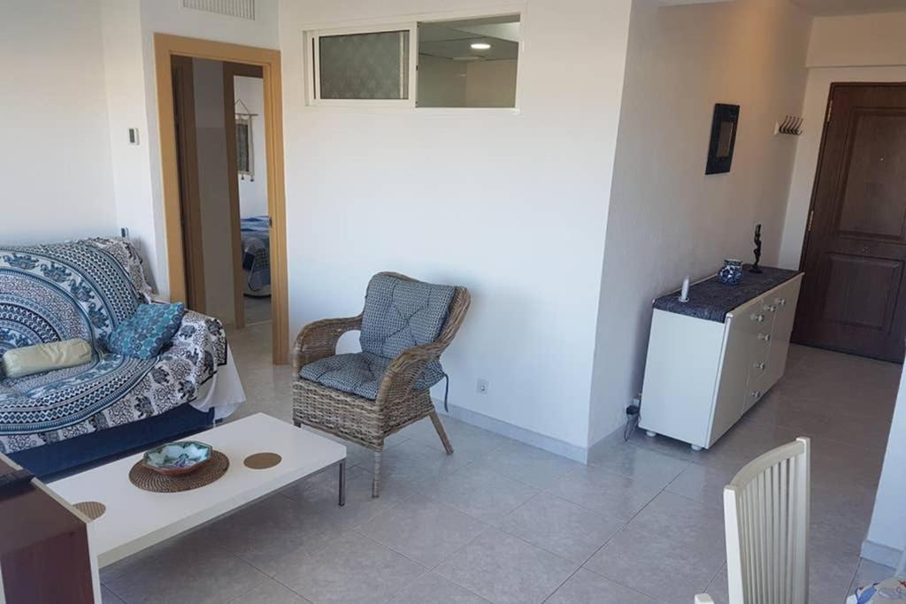021 - Wonderful Beachfront Apartment With Stunning Sea Views Benalmádena Eksteriør bilde