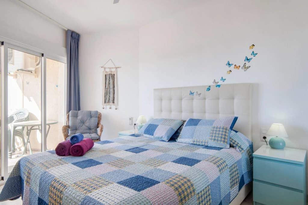 021 - Wonderful Beachfront Apartment With Stunning Sea Views Benalmádena Eksteriør bilde