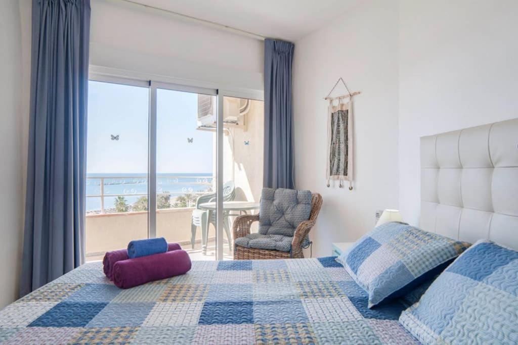 021 - Wonderful Beachfront Apartment With Stunning Sea Views Benalmádena Eksteriør bilde