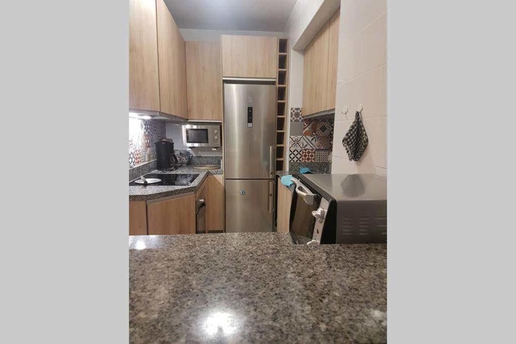 021 - Wonderful Beachfront Apartment With Stunning Sea Views Benalmádena Eksteriør bilde
